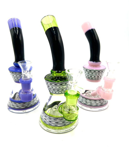 7" Black Curved Mouth Reverse Art Beaker Water Pipe